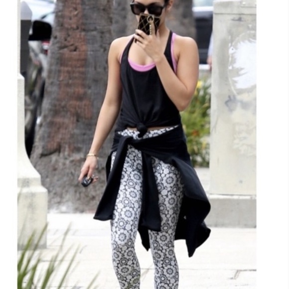 SOLD Lululemon Wunder Under Crop Leggings in Twiggy Floral Nimbus Size 4 - Picture 4 of 8